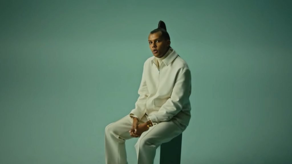 Langverwachte album Stromae is afwisselend vrolijk en triest