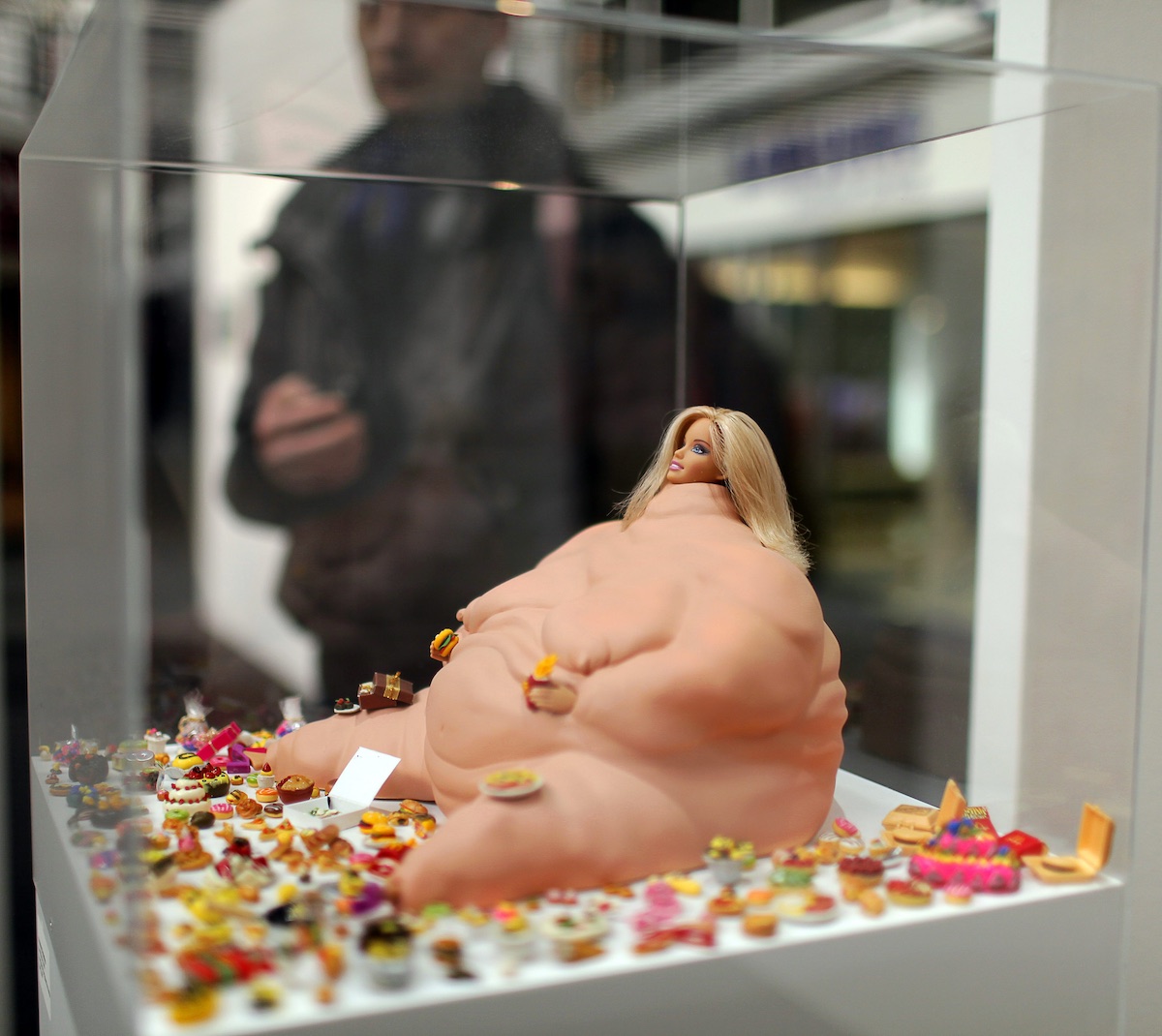 In de beeldende kunst is Barbie minder perfect